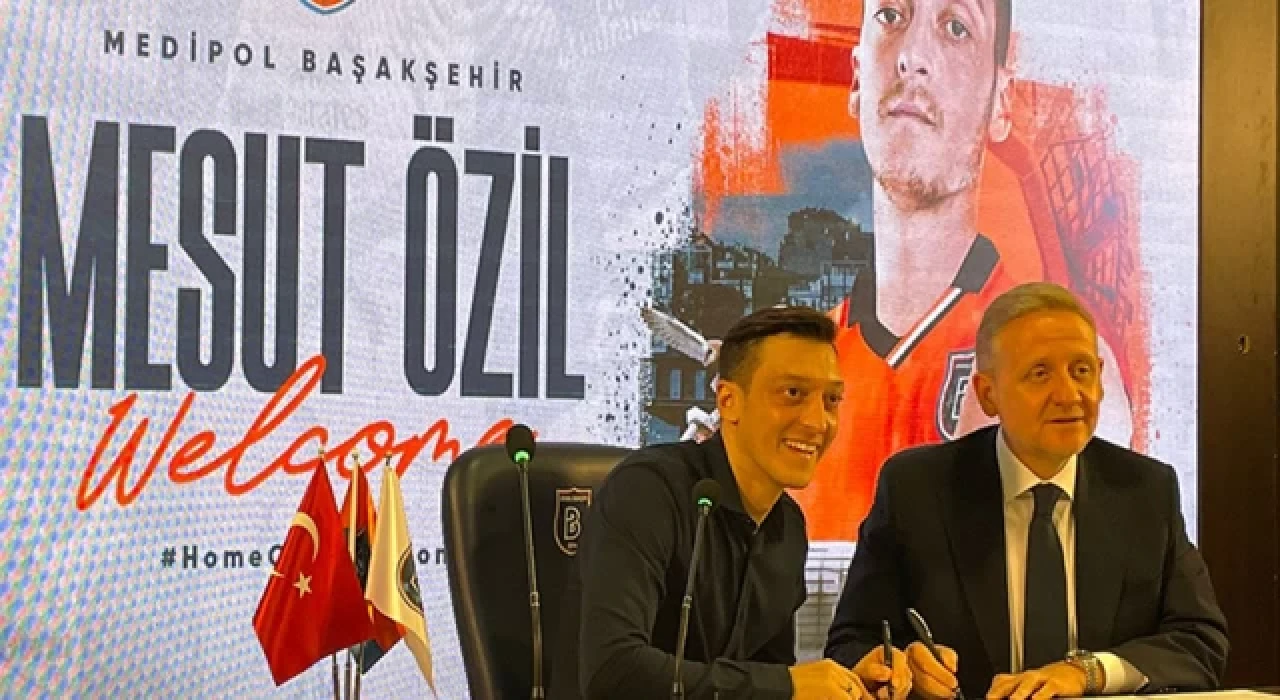 Mesut Özil, Başakşehir'e imzayı attı