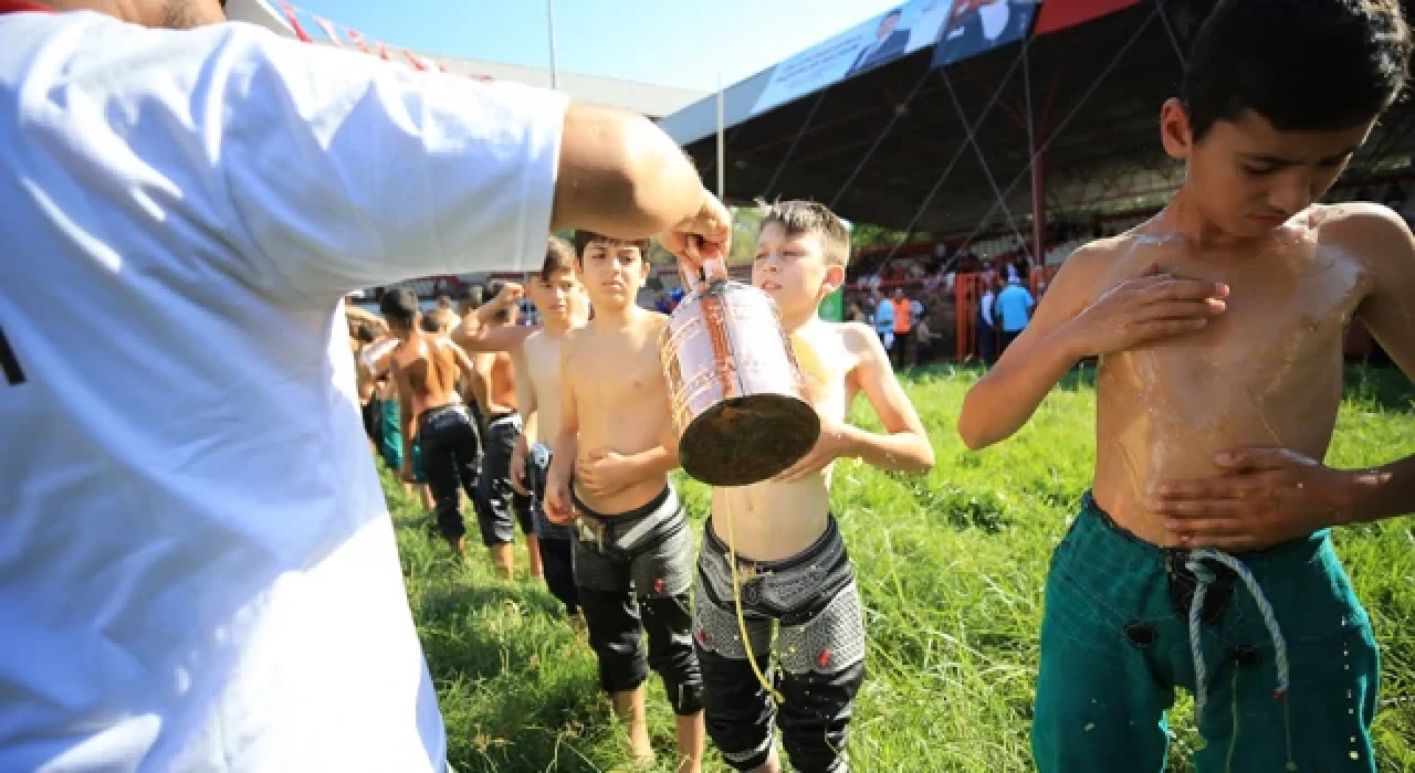 Tarihi Kırkpınar Yağlı Güreşleri'nde heyecan başladı
