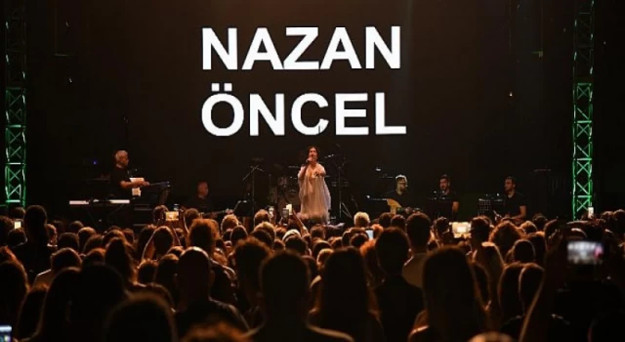 Yıldızlar Altında “Kalamış Yaz Festivali” Devam Ediyor
