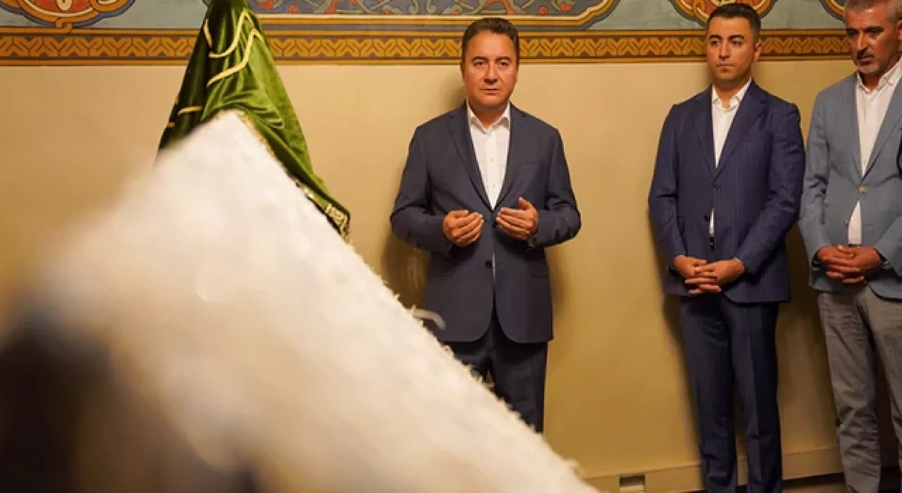 Ali Babacan, Hacı Bektaş-ı Veli Türbesi'ni ziyaret etti