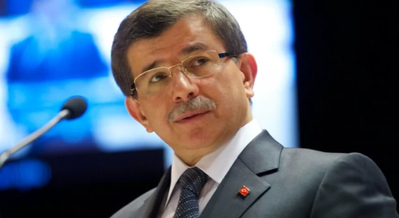 Davutoğlu’ndan Erdoğan’ın açıkladığı ’kurum üzüm’ fiyatına tepki: Üretmeyen kesime milletin kesesinden faiz ödüyorsunuz; üreticiye gelince para yok diyorsunuz