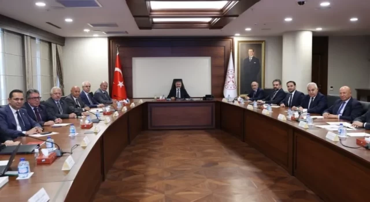 Hazine ve Maliye Bakanı Nebati, ATO heyetini kabul etti