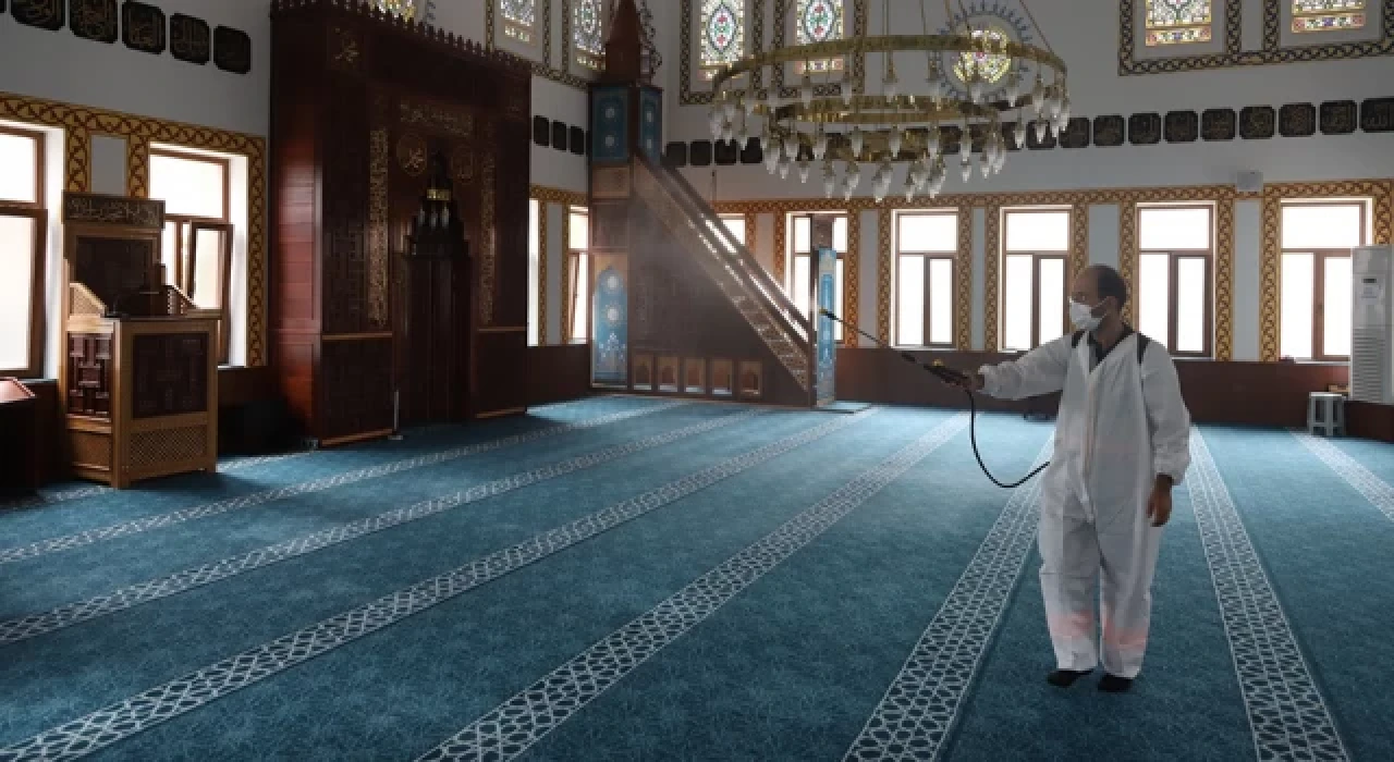Kartal’da İbadethaneler Muharrem Ayı Boyunca Dezenfekte Edildi