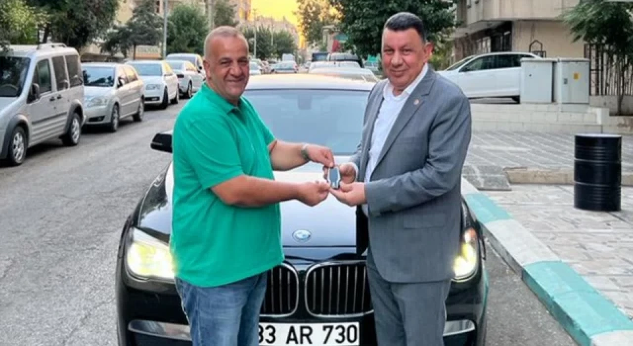 MHP'li milletvekilinden belediye meclis üyesine lüks araba sürprizi
