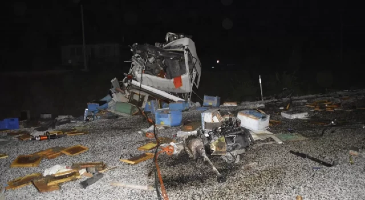 Muğla'da 'hatalı sollama' kazası: Eski belediye başkanları dahil 5 ölü, 2 yaralı var