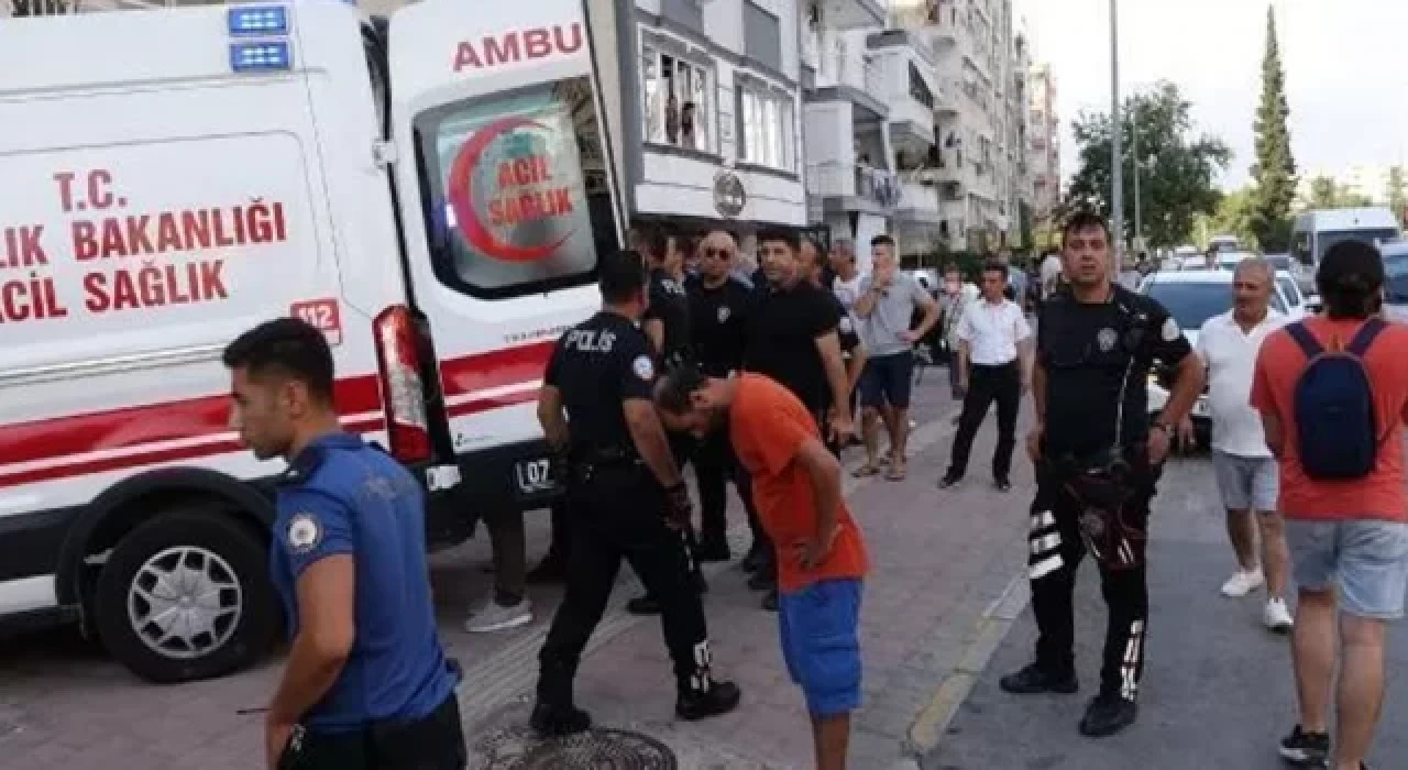 Polisin silahıyla 2 polisi vurdu