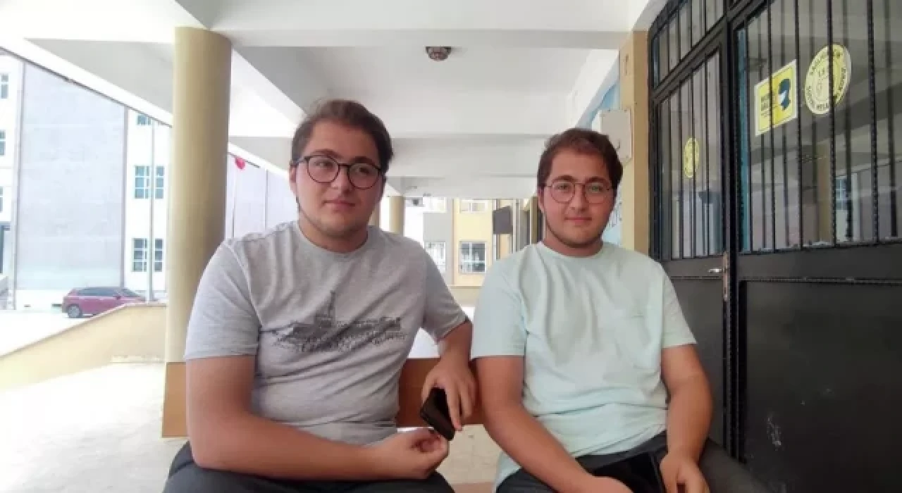 Tek yumurta ikizleri YKS'den aynı puanı aldı, aynı üniversitenin aynı bölümüne yerleşti