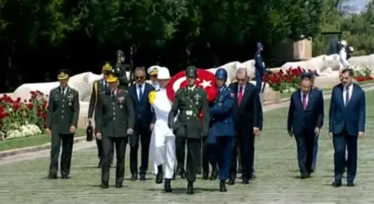 YAŞ üyeleri ve Erdoğan'dan Anıtkabir ziyareti