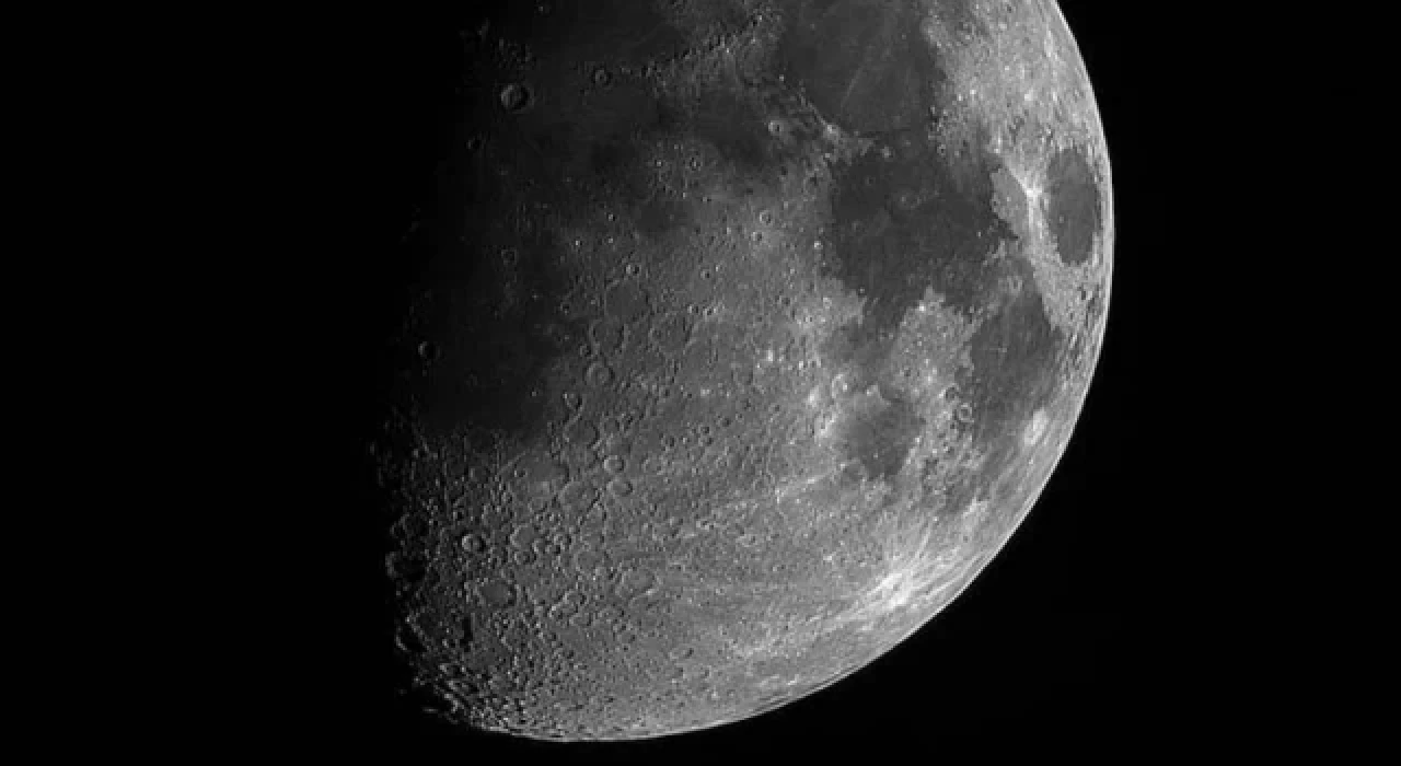 Ay’da yeni mineral