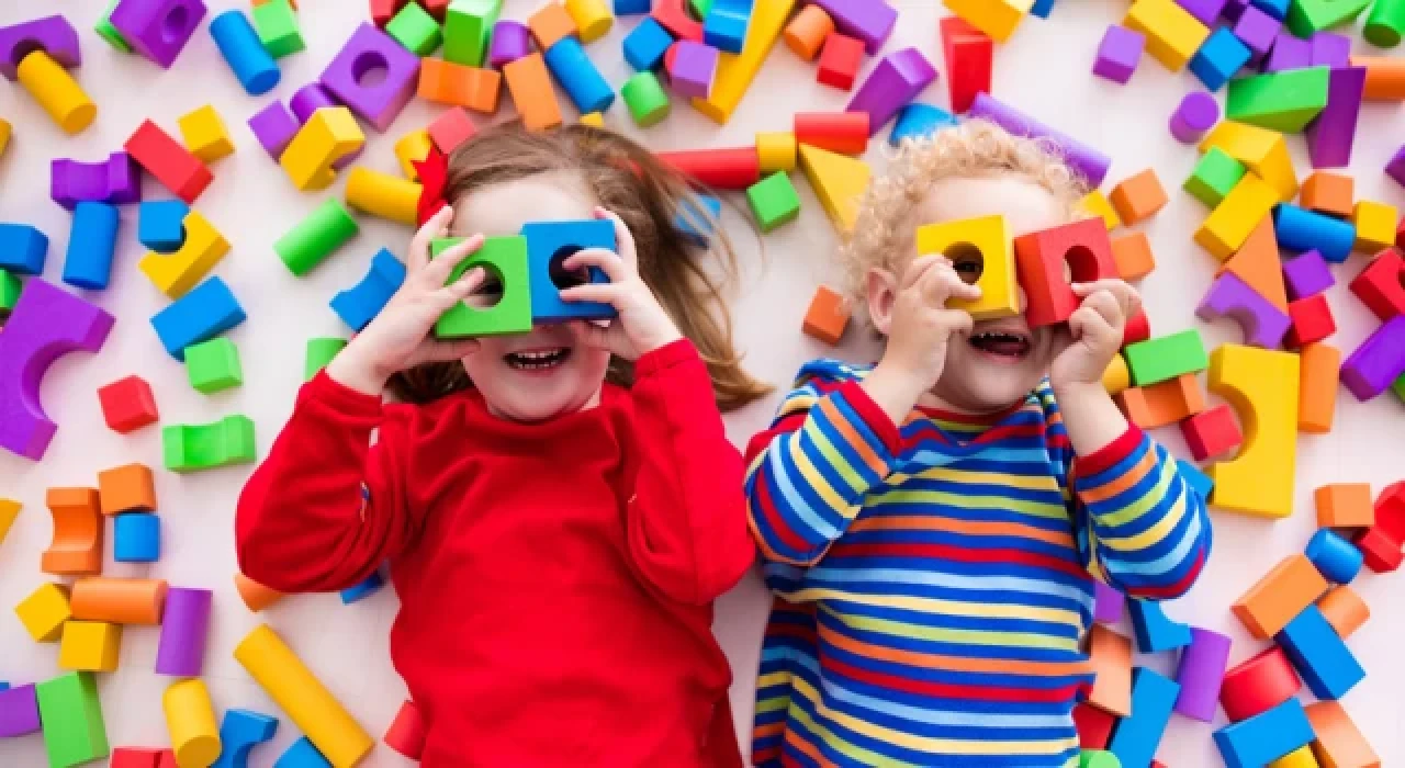 Çocuklarla evde oynanabilecek yaratıcı oyunlar