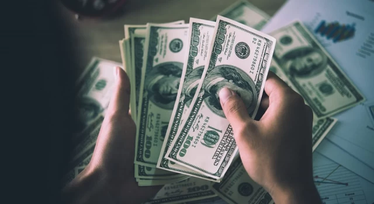 Dolar, 18,52 lirayla zirvesini yeniledi