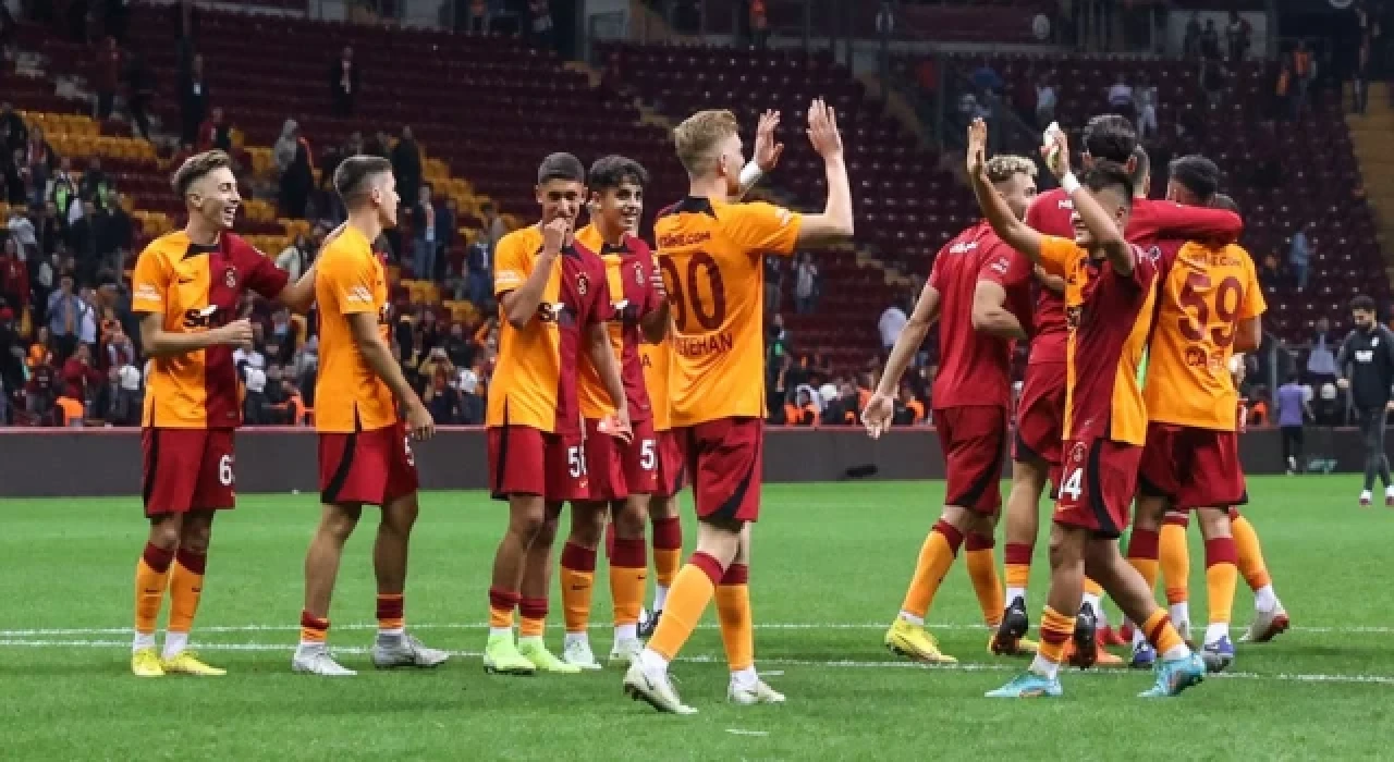 Galatasaray, Adana Demirspor maçında tam kadro sahada!