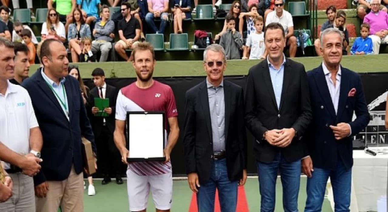 İstanbul Challenger TED Open Uluslararası Tenis Turnuvası şampiyonu Radu Albot