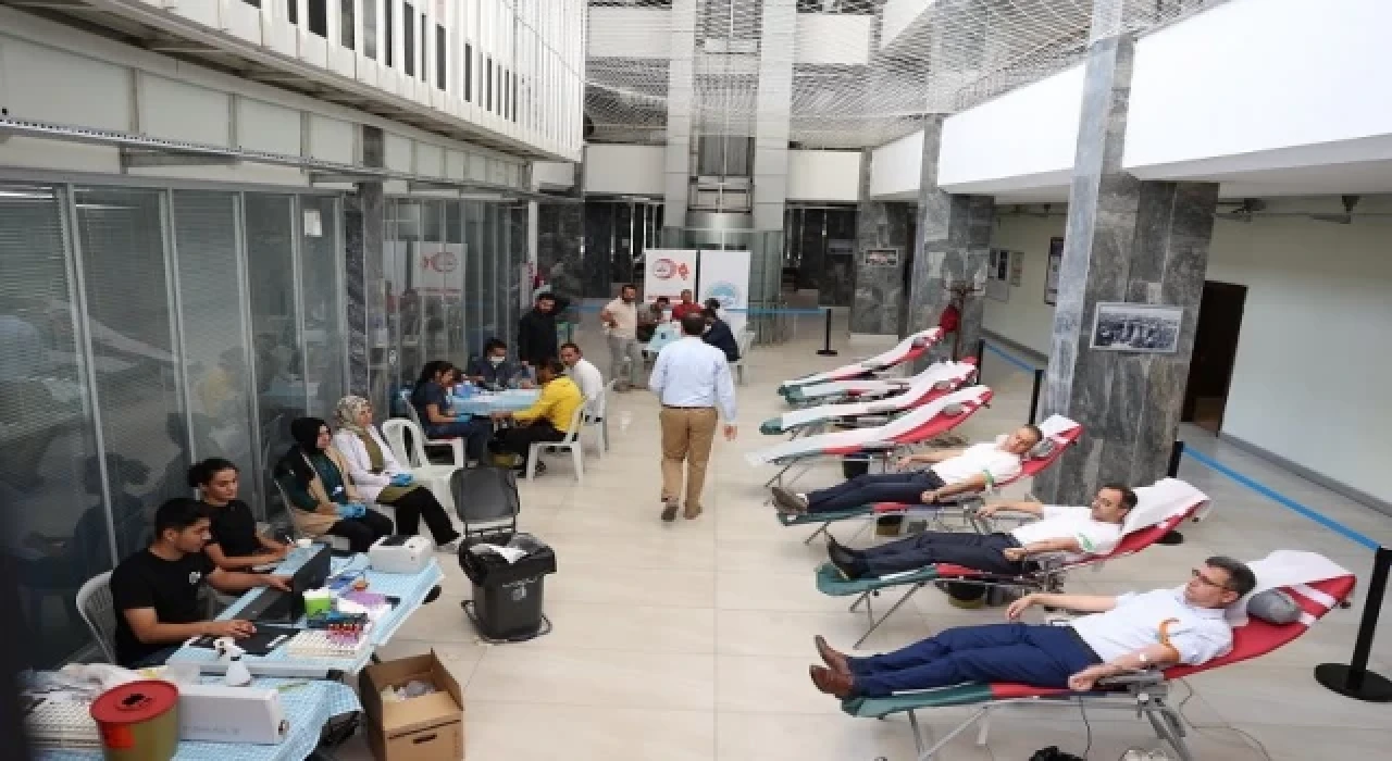 Kayseri Büyükşehir’den kan bağışı