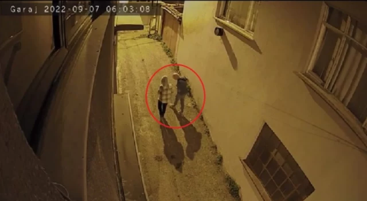 Komşulara ”Nakliyeciyiz” dediler: 3 katlı evi 6 günde boşalttılar