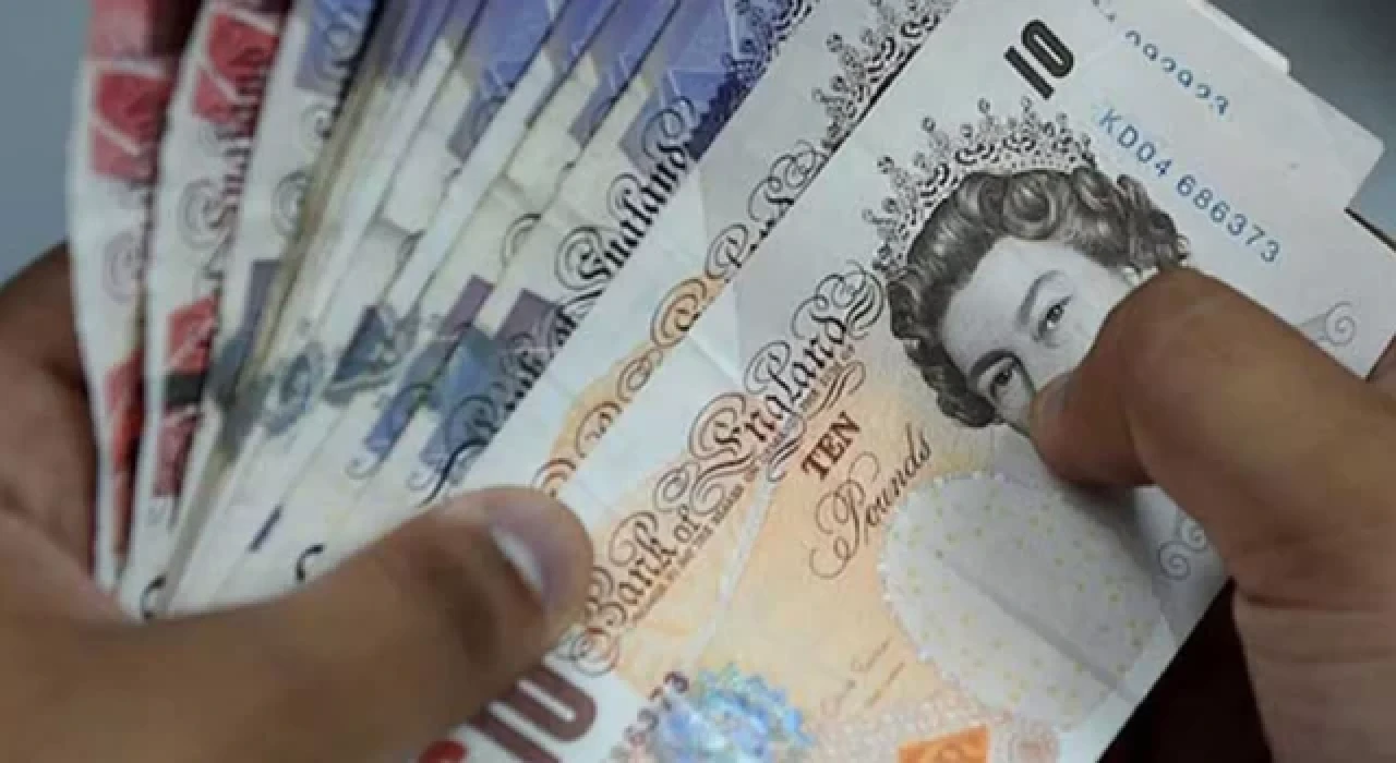 Sterlin, dolar karşısında 1971'den beri en düşük seviyeyi gördü