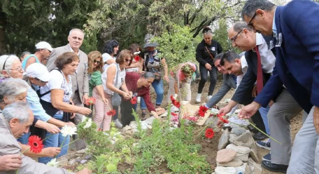Tuncel Kurtiz vefatının 9. yılında kabri başında anıldı
