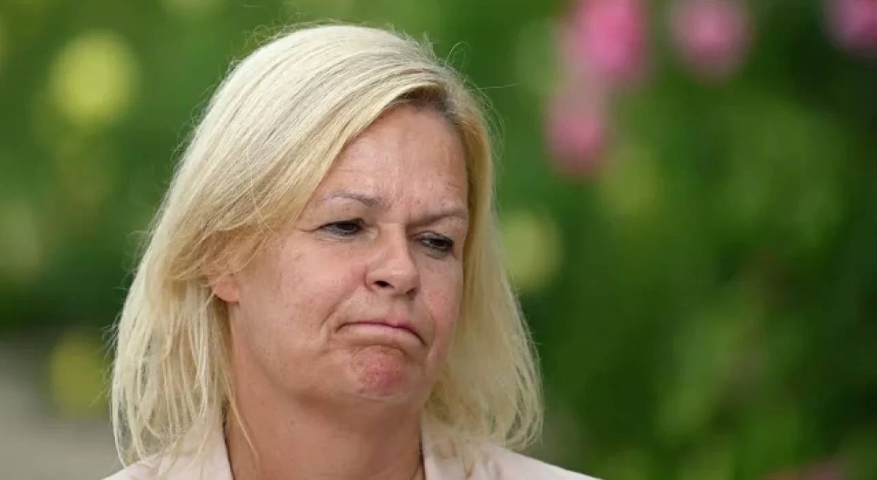 Almanya İçişleri Bakanı Faeser, siber güvenlik şefini görevden aldı