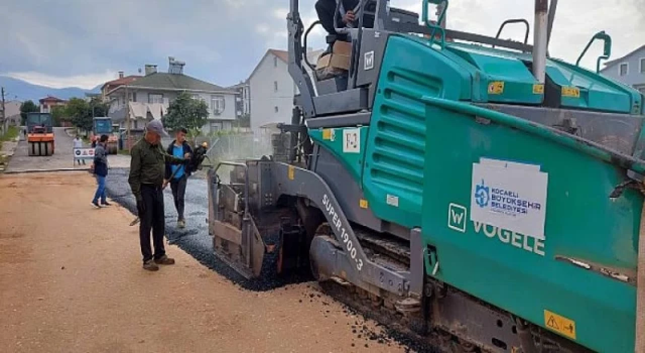 Büyükşehir, Kartepe’de hız kesmiyor