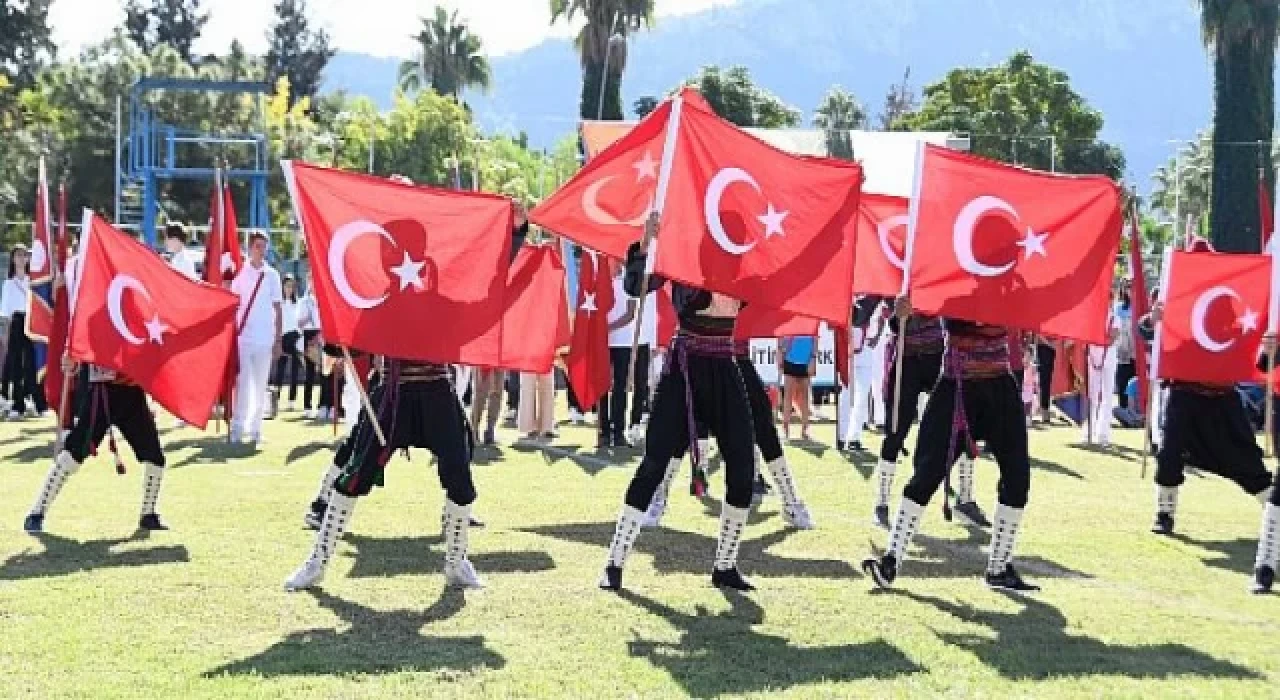Kemer’de Cumhuriyet Bayramı Coşkusu