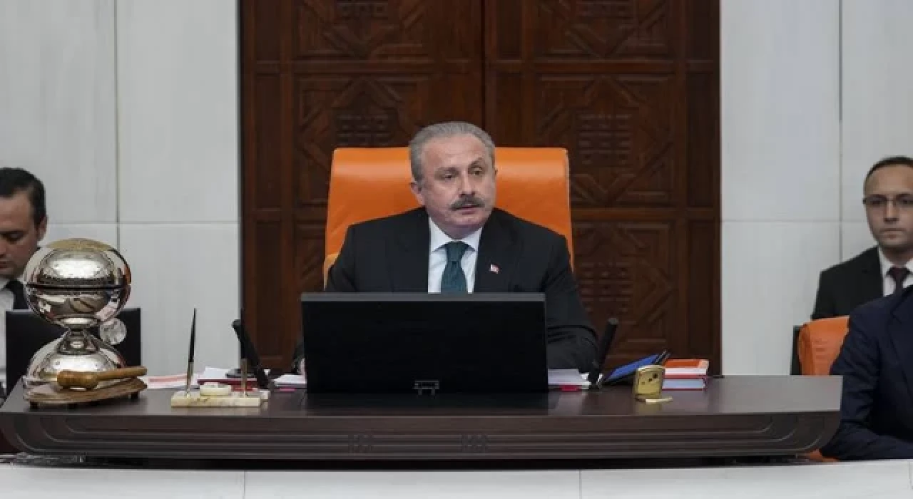 Mustafa Şentop: ‘’Başörtüsünü kanuna bağlarsanız, kanunu ileride değiştirdiğinizde özgürlüğü de ortadan kaldırabilirsiniz’’