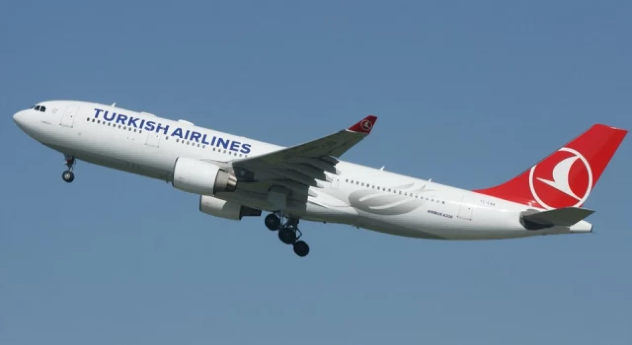 THY uçağı sorun çıkaran yolcu nedeniyle acil iniş yaptı