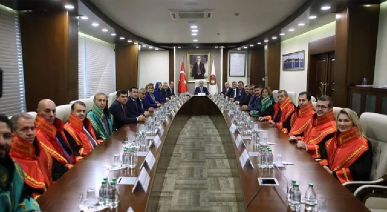 Yargıtay'a seçilen 10 üye mazbatasını aldı