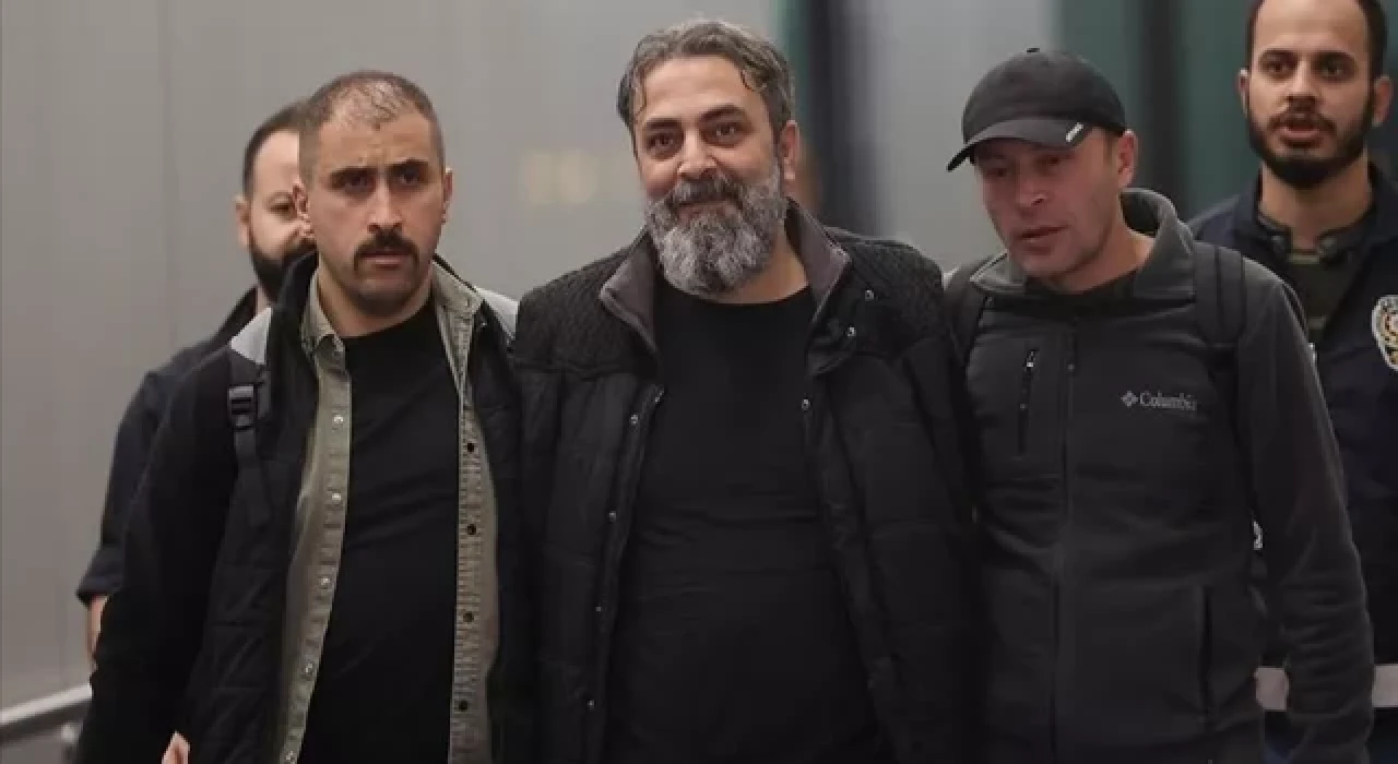 Kırmızı bültenle aranırken Arnavutluk'ta yakalanan Salih Akkurt Türkiye'ye getirildi