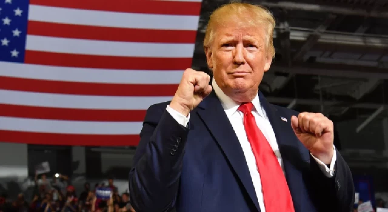 Trump, 2024 başkanlık seçimleri için adaylığını açıkladı