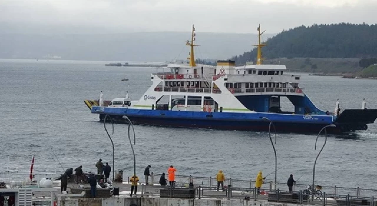 Yurdun batısında fırtına etkili oluyor: Bozcaada feribot seferleri yarın yapılamayacak