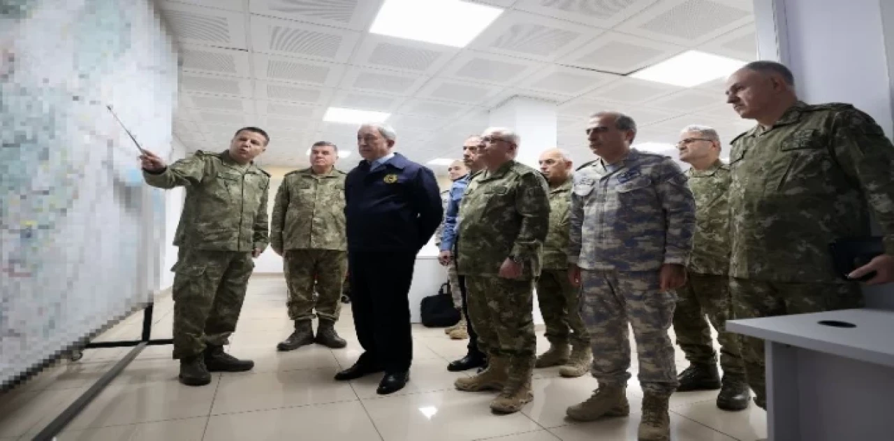 Bakan Akar, Bahar Kalkanı Harekat Bölgesi’nde