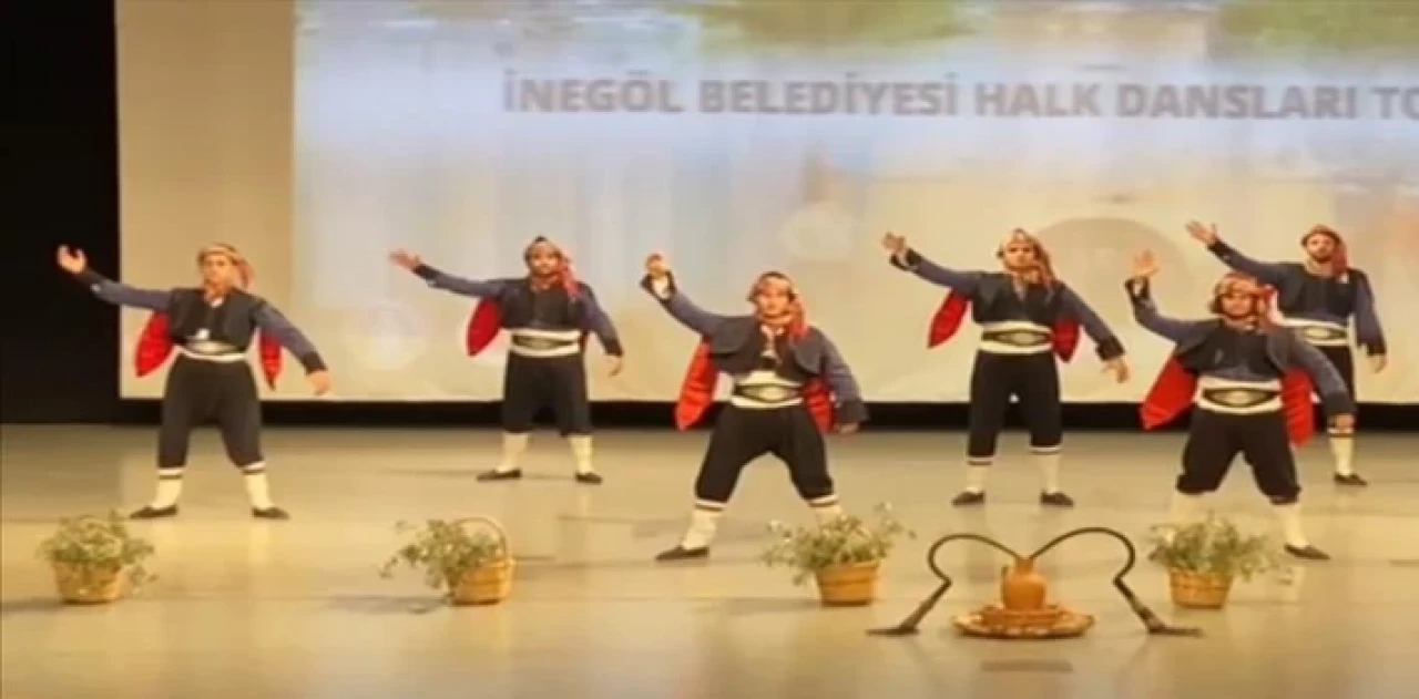 Bursa İnegöl Belediyesi Halk Dansları’ndan KKTC performansı