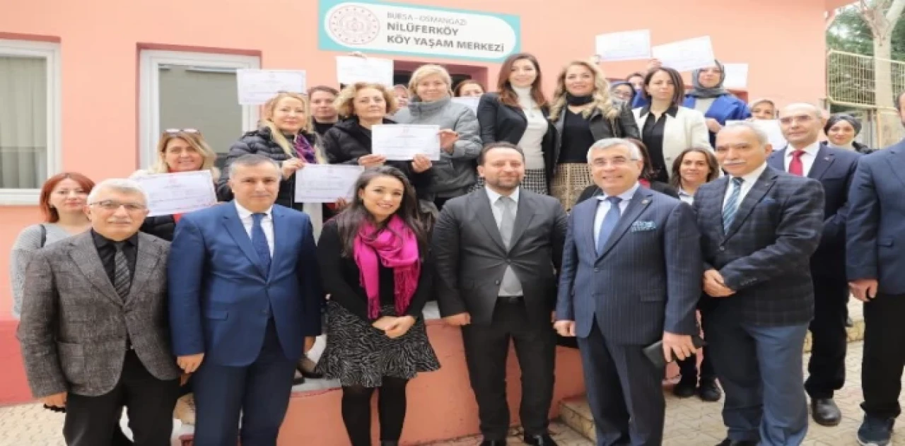 Bursa’da veliler ’aile okulu’ndan sertifikalandı