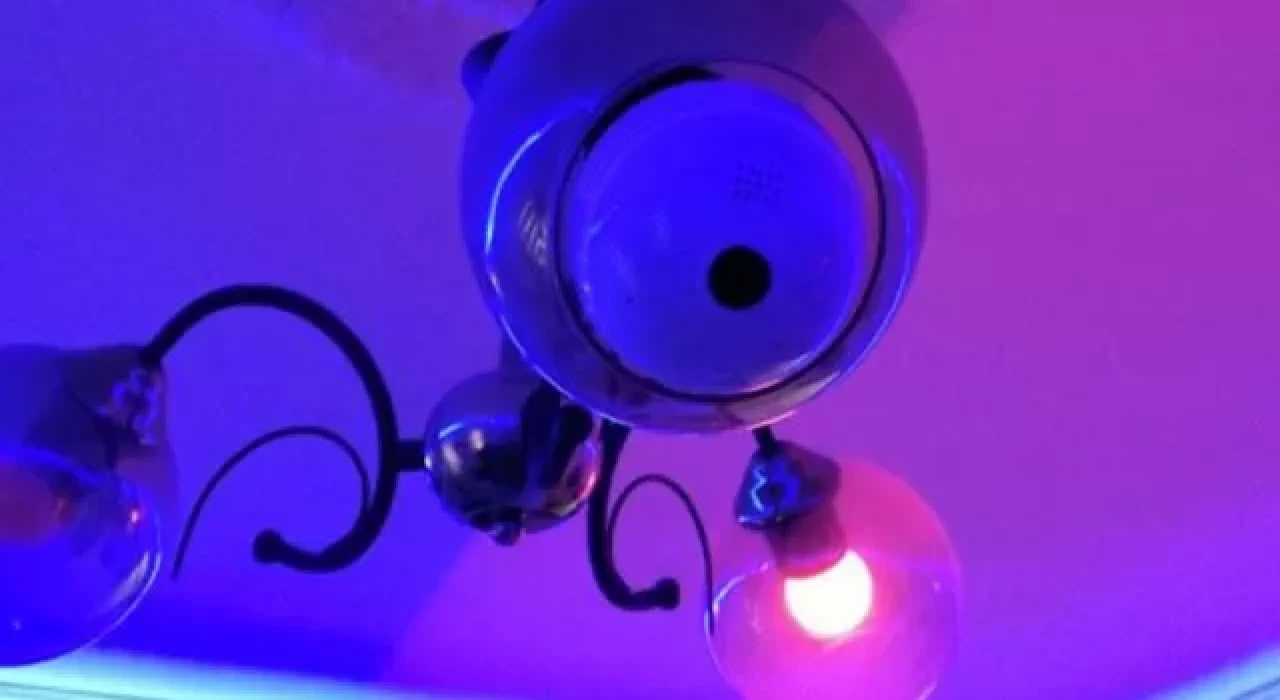 İstanbul'da ünlü bir kafenin tuvaletinde gizli kamera bulundu