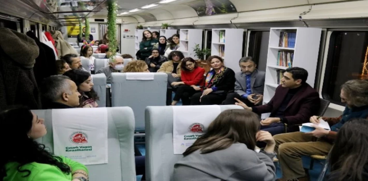 Yazar Demirel ’Babamın Trenleri’ni ’Vagon’da anlattı