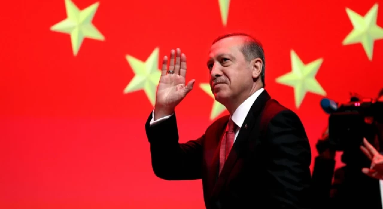 AK Parti Sözcüsü Ömer Çelik: Erdoğan aday olabilir, önünde hiçbir engel yok