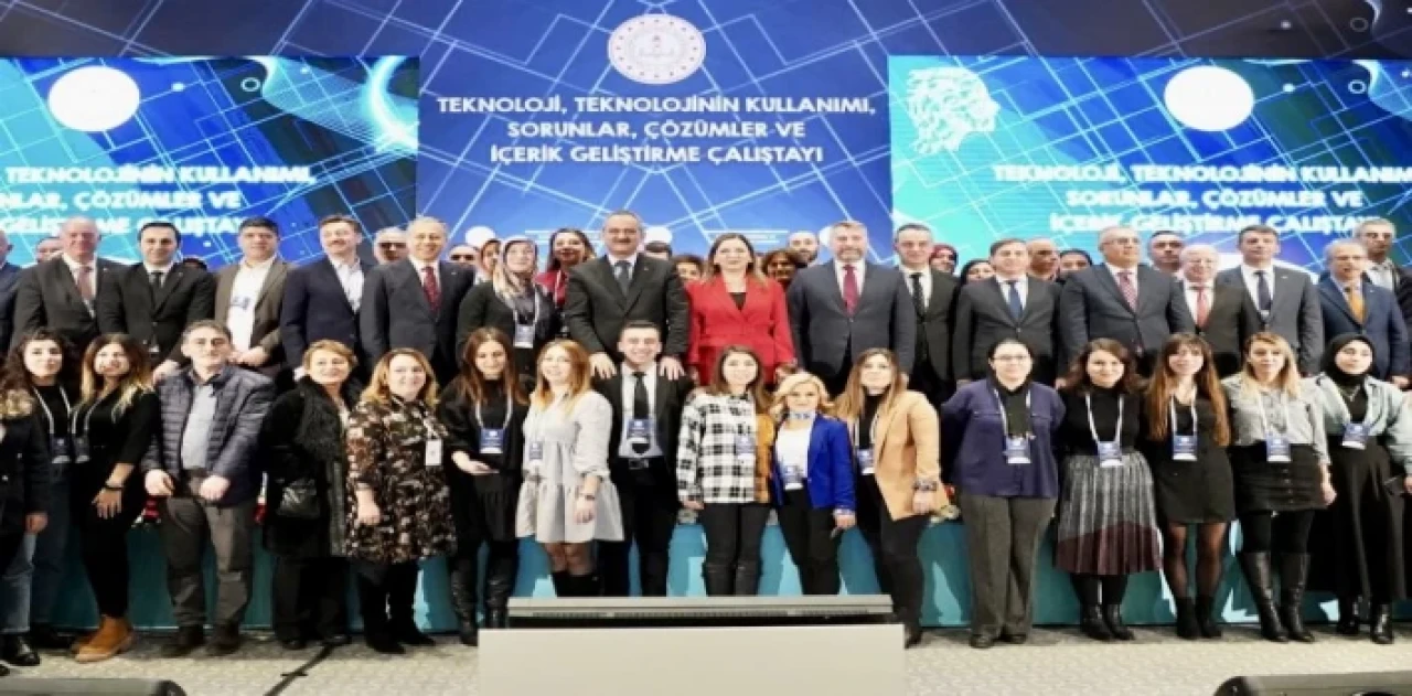 Bakan Özer ’Teknoloji Çalıştayı’na katıldı