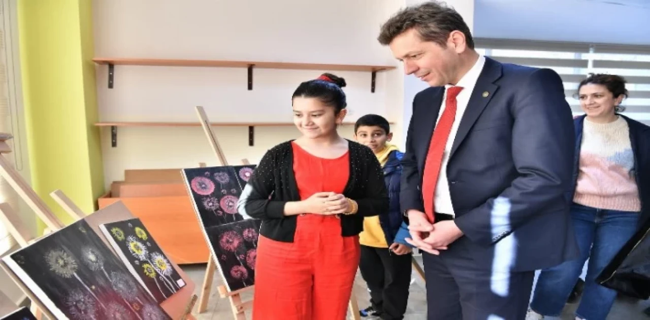 Bursa Osmangazi’nin ’Bilgi Evi’den renkli sergi