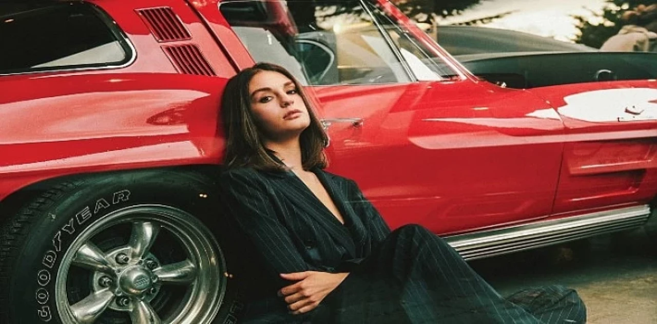 Güzel Oyuncu Buse Orcan “ Annem Doktor Olduğu İçin Hastanede Çok Zamanım Geçti”