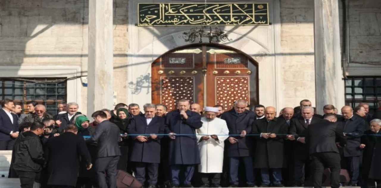 İstanbul’da restorasyonu tamamlanan Yeni Camii açıldı