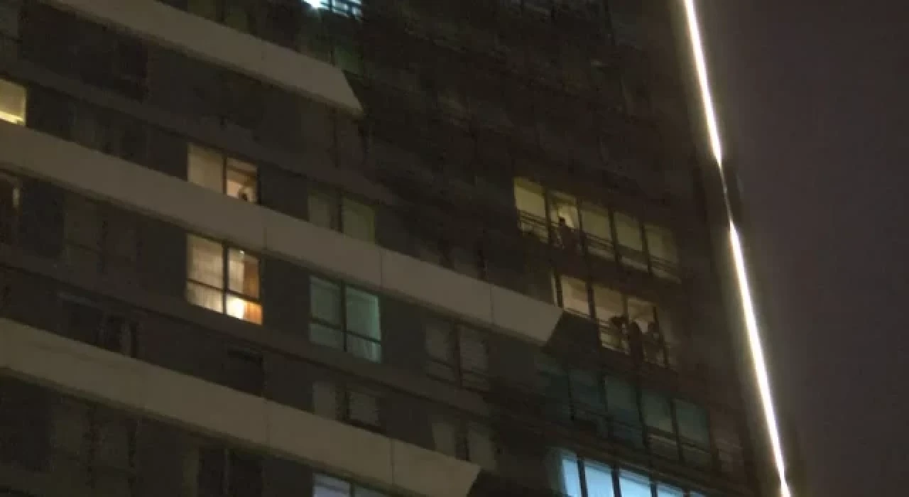 Kadıköy'de tencere tavalı sitede aidat protestosu