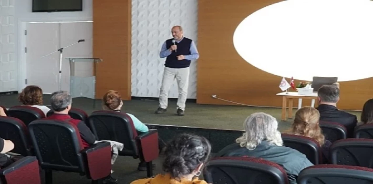 Karşıyaka’da Bülent Şık İle 'Çocuklar ve Gıda Güvenliği Söyleşisi