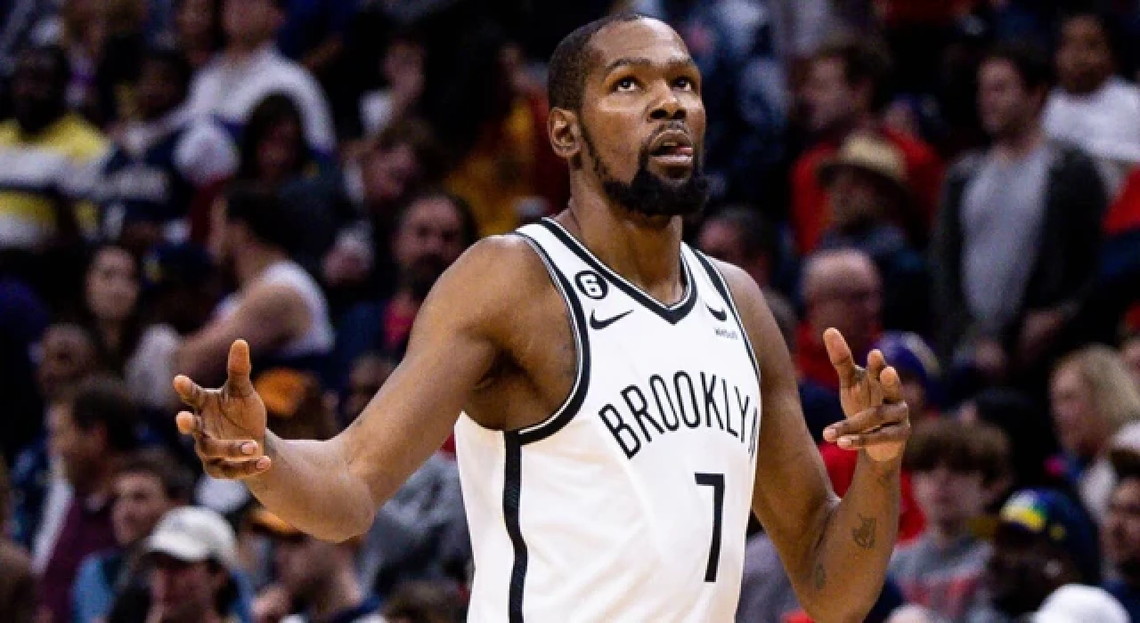 Kevin Durant en az 2 hafta parkelerden uzak kalacak