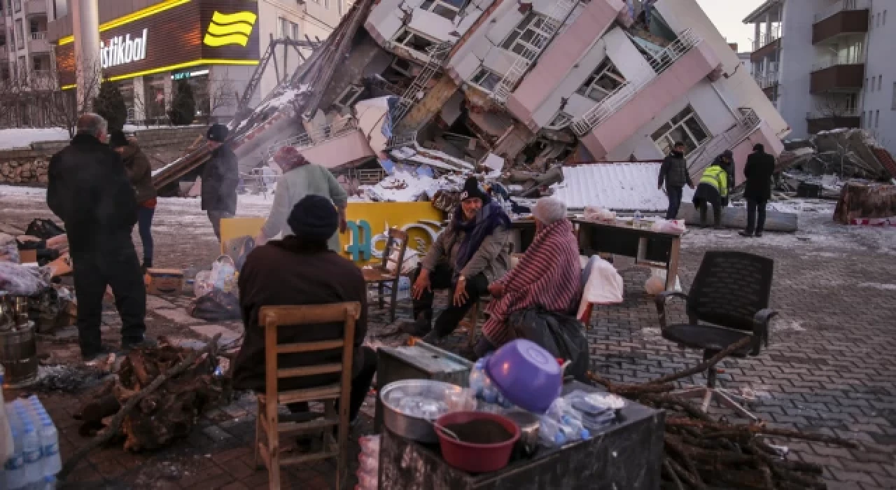 Deprem bölgelerine doğal gaz verilmeye başlandı