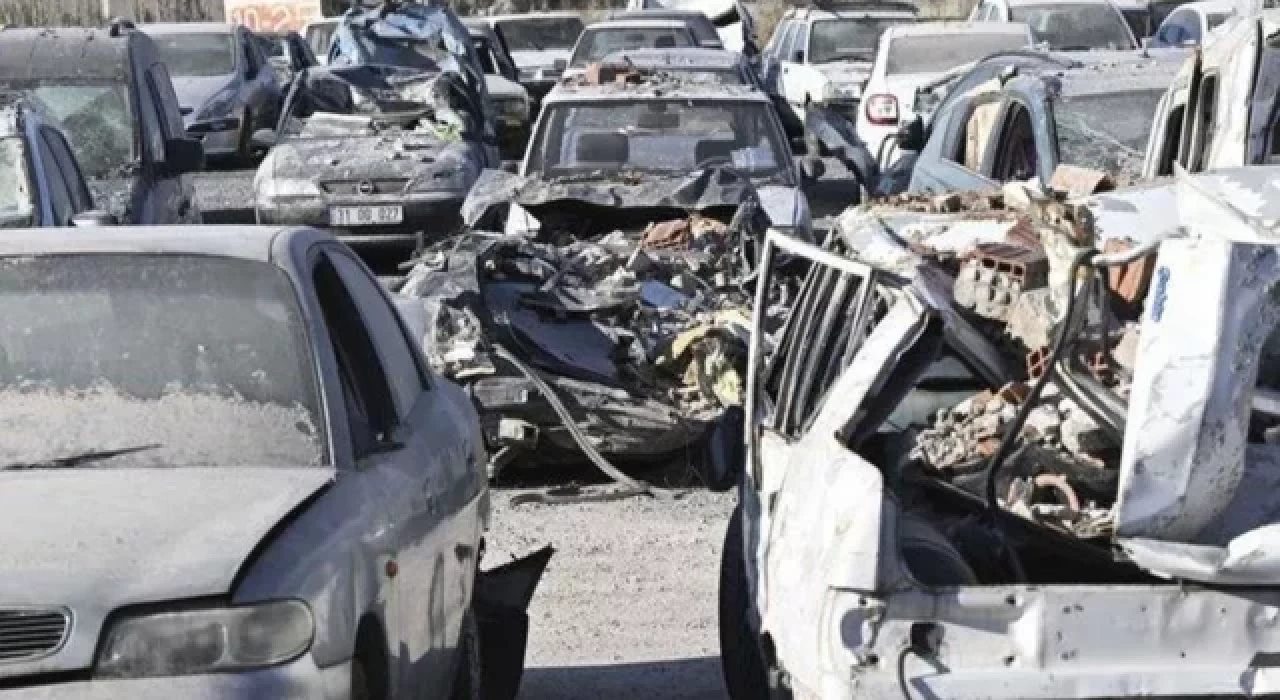 İlk belirlemelere göre depremde 1 milyondan fazla araç hasar gördü