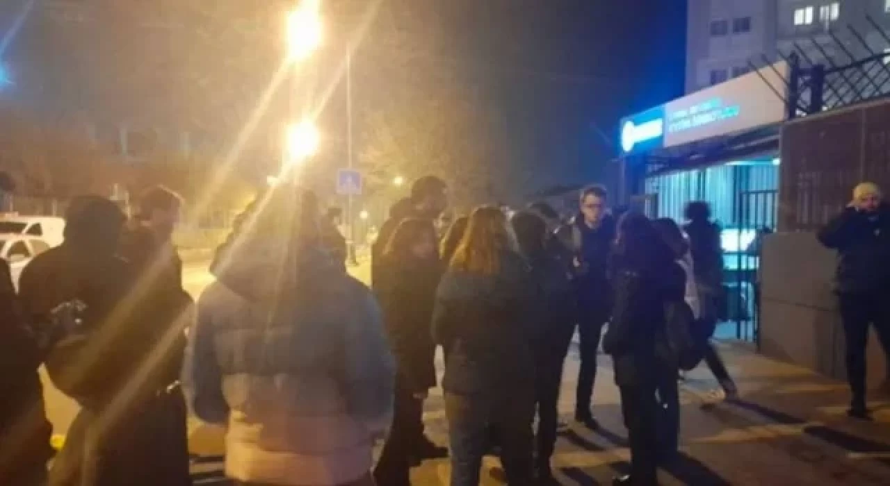 İmamoğlu: Üniversitelerin kapatılması ve öğrencilerin apartopar yurtlardan çıkarılması kabul edilebilir değil