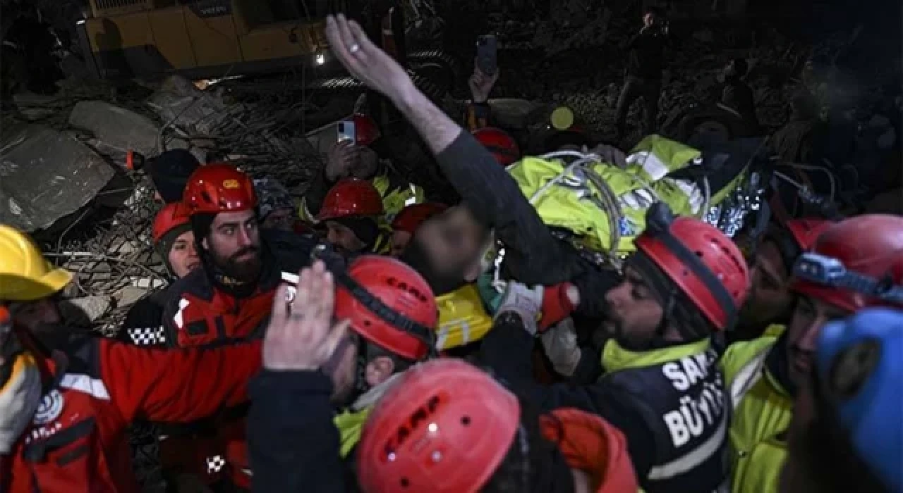 Kahramanmaraş'ta enkazdan bir kişi 140 saat sonra kurtarıldı
