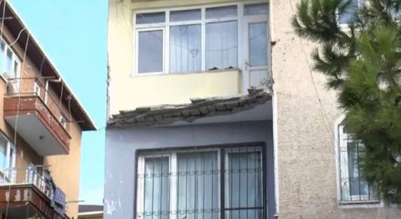 Küçükçekmece'de balkon çöktü, deprem paniği yaşandı