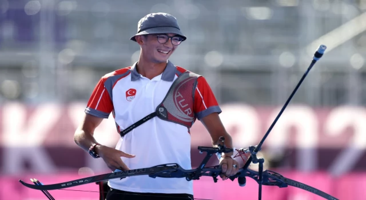 Mete Gazoz, şampiyonluk okunu depremzedeler için açık artırmaya çıkardı