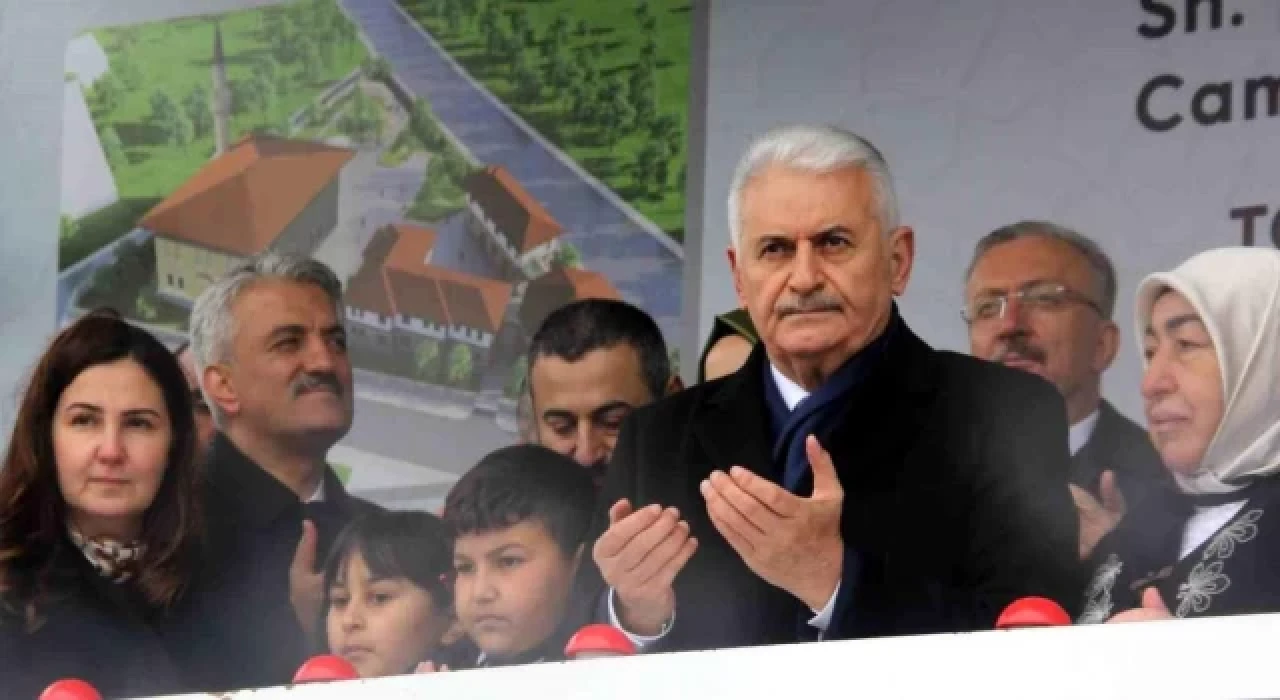Binali Yıldırım'ın annesi vefat etti